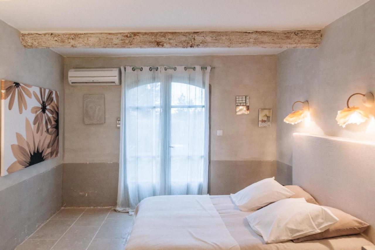Le Mas De Cink Saint-Saturnin-les-Apt Luaran gambar