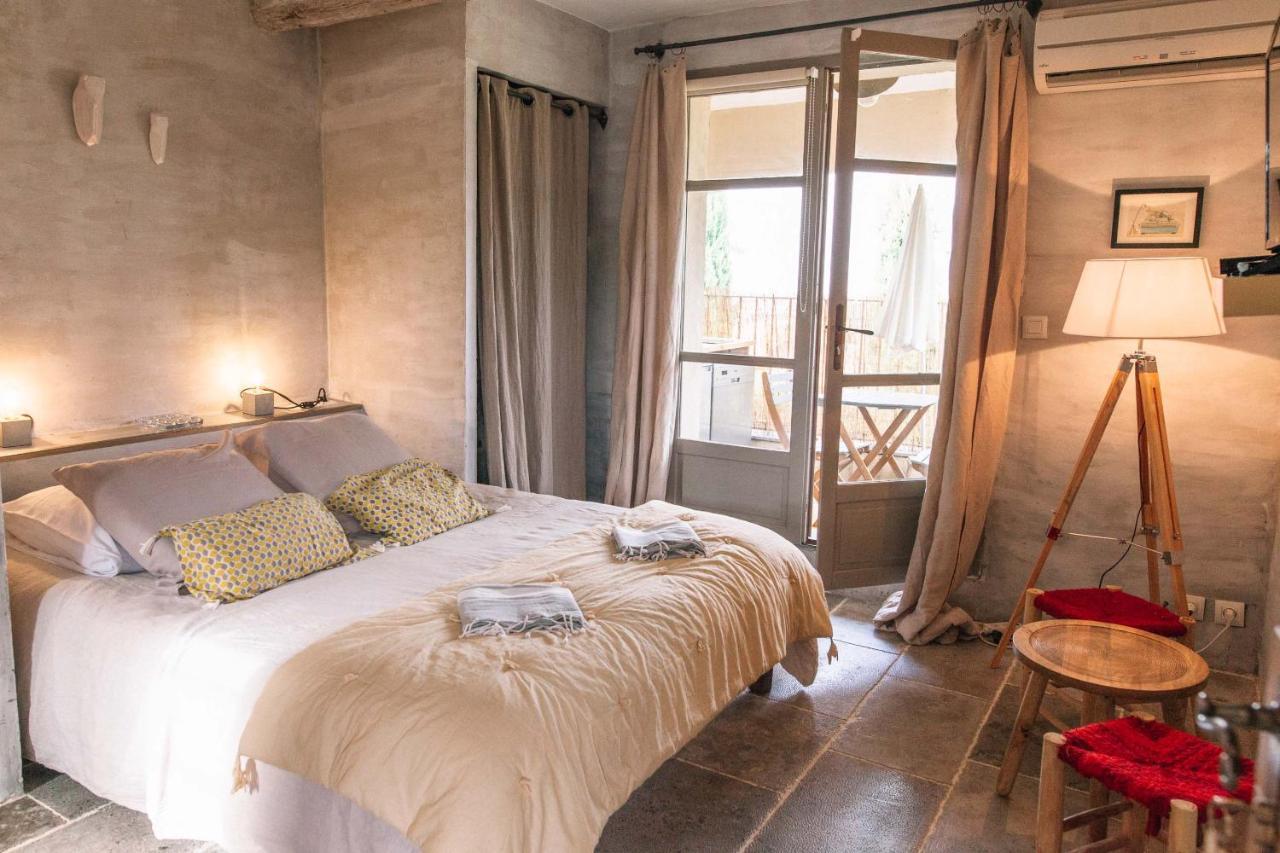 Le Mas De Cink Saint-Saturnin-les-Apt Luaran gambar